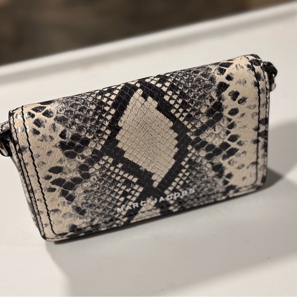 Marc Jacobs Handbags - Marc Jacobs Black and Cream Crossbody Bag